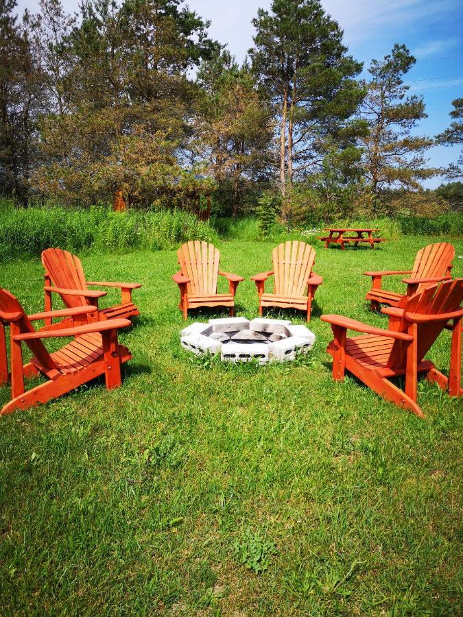 Dreamers Writing Farm, 3 Wooded Acres, Hepworth Sauble Beach Exterior photo